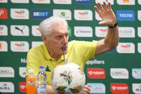 "بروس يستبعد 6 لاعبين".. القائمة النهائية لمنتخب جنوب إفريقيا في كأس العالم 